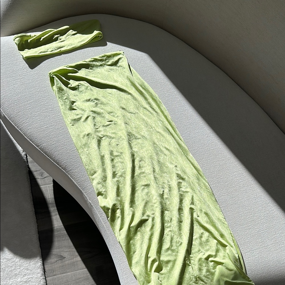Superdown Green Skirt Set with High Slit - Picture 2 of 4